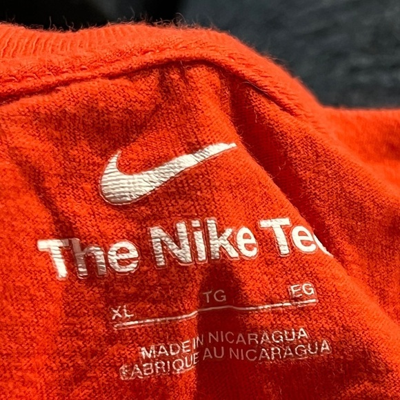 The Nike Tee Orange Crewneck Sports Crewneck Tshirt Top - Picture 4 of 4